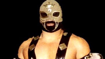Rey Misterio previo a una lucha.