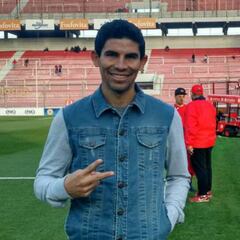 Jonny Magallón, presente en juego de la Sudamericana con Lanús… desde la tribuna