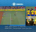 Gol anulado y dos penales: así actuó el VAR con la Roja