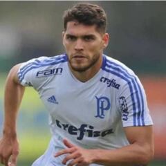 Pumas reforzaría su defensa con Nicolás Freire