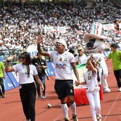 Dayro llega en helicóptero al Palogrande y es homenajeado por su récord en el FPC
