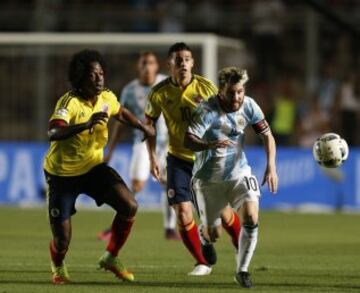 La Selección Argentina venció 3-0 a Colombia en San Juan, resultado que deja a la tricolor sexta en la tabla con 18 puntos.