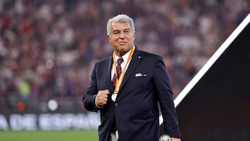 11/01/26 SUPERCOPA DE ESPAÑA 2026 JEDDAH
PARTIDO FINAL BARCELONA - REAL MADRID
ALEGRIA FIN DE PARTIDO TITULO ENTREGA TROFEO JOAN LAPORTA PRESIDENTE