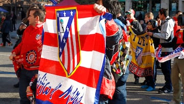 11/12/16 ATLETICO DE MADRID
CONCENTRACION PROTESTA EN EL VICENTE CALDERON POR CAMBIOS DE ESCUDO Y NOMBRE DE ESTADIO DEL ATLETICO DE MADRID
WANDA METROPOLITANO
AFICION