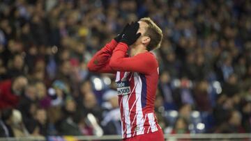 Griezmann se lamenta de un balón perdido en el Espanyol-Atlético.