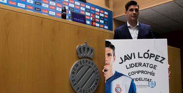 Se retira Javi L¨®pez, el noble capit¨¢n del Espanyol mitad sevillano, mitad ¡®aussie¡¯