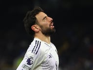 Bruno Fernandes se lamenta durante el partido contra el Burnley.