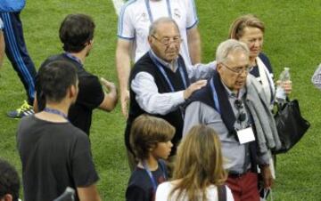 Último entrenamiento del Real Madrid antes de la final. Gento y Amancio.