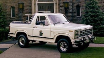 Así luce la Ford Bronco en honor al papamovil de Juan Pablo II