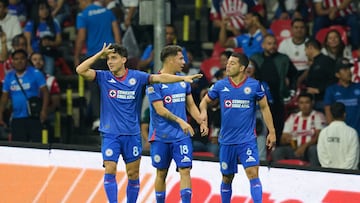 Lorenzo Faravelli celebrate this goal 1-0 of Cruz Azul during the 10th round match between Cruz Azul and Guadalajara as part of the Torneo Clausura 2024 Liga BBVA MX at Azteca Stadium on March 02, 2024 in Mexico City, Mexico.