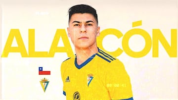 Tomás Alarcón es el flamante fichaje del Cádiz y será el sexto chileno que juegue en el primer equipo del cuadro amarillo. César Valenzuela estuvo en el club en la temporada 2011-2012, pero sólo tuvo presencia en la filial.