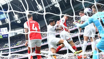 Soccer Football - Premier League - Tottenham Hotspur v Arsenal - Tottenham Hotspur Stadium, London, Britain - April 28, 2024 Arsenal's Kai Havertz scores their third goal REUTERS/Dylan Martinez NO USE WITH UNAUTHORIZED AUDIO, VIDEO, DATA, FIXTURE LISTS, CLUB/LEAGUE LOGOS OR 'LIVE' SERVICES. ONLINE IN-MATCH USE LIMITED TO 45 IMAGES, NO VIDEO EMULATION. NO USE IN BETTING, GAMES OR SINGLE CLUB/LEAGUE/PLAYER PUBLICATIONS.