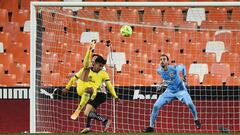 Este lunes 4 de enero, el delantero hondure&ntilde;o del C&aacute;diz, &#039;Choco&#039; Lozano hizo un golazo con el que el C&aacute;diz logr&oacute; rescatar un punto ante el Valencia.