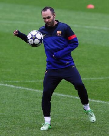 Entrenamiento en el Allianz Arena. Andrés Iniesta.