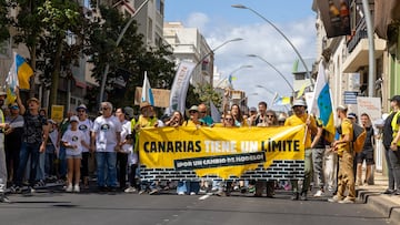 Cientos de personas durante una manifestación contra el turismo masivo, a 18 de mayo de 2025, en Santa Cruz de Tenerife, Tenerife, Canarias (España). Las protestas se celebran en las siete islas principales para poner de relieve la presión del turismo excesivo sobre las infraestructuras locales y la disponibilidad de viviendas.
18 MAYO 2025;MANIFESTACIÓN;TURISMO
Europa Press Canarias
18/05/2025