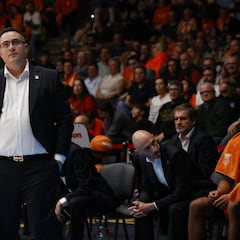 Epi: “El club está valorando la posición de cinco en el mercado”