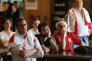 DEPORTES
LOS HINCHAS DE RIVER VIENDO EL PÁRTIDO EN BAR DEL ESTADIO.
FOTO ORTIZ GUSTAVO 16-12-15