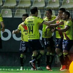 Televisión Azteca vende marca Atlético Morelia a José Luis Higuera