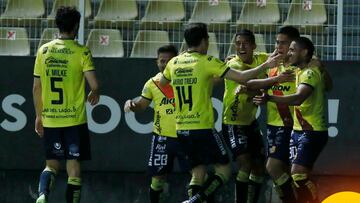 Jugadores del Atlético Morelia festejan un gol