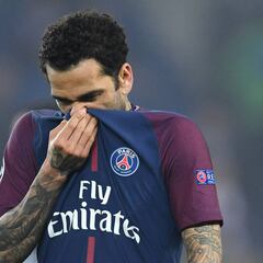 En Francia piden hacer limpieza: Alves y Verratti, los señalados