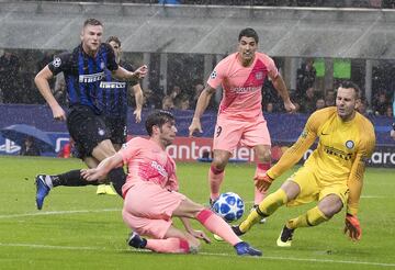 Sergi Roberto y Handanovic.