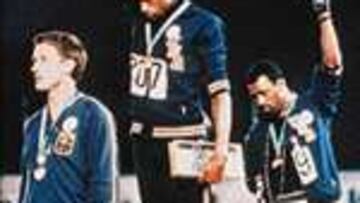 Tommie Smith, medalla de oro de 200 metros en los célebres Juegos mexicanos.