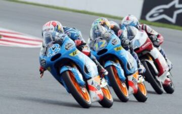 Alex Rins y Alex Márquez durante la carrera de categoría de Moto3 del Gran Premio de Gran Bretaña de Motociclismo en el circuito de Silverstone