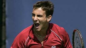 <b>SUPERIOR. </b>Robredo jugó un gran partido y mantuvo un gran nivel en el saque contral el francés Clement.