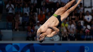 Saint-denis (France), 08/08/2024.- Jonathan Ruvalcaba of Dominican Republic competes during the Men 3m Springboard final of the Diving competitions in the Paris 2024 Olympic Games, at the Paris Aquatics Centre in Saint Denis, France, 08 August 2024. (República Dominicana, Francia) EFE/EPA/TOLGA AKMEN