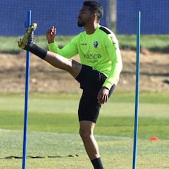 Yangel Herrera guiará al Huesca ante el Sevilla