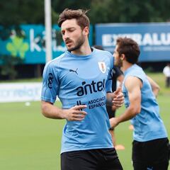 Las pruebas de Bielsa en la zaga central: Vecino y Viña para mejorar la salida de balón