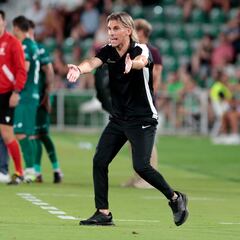 El Elche mantiene la puerta abierta a un último refuerzo