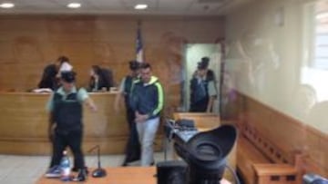 Paredes estuvo esposado en todo el control de detención