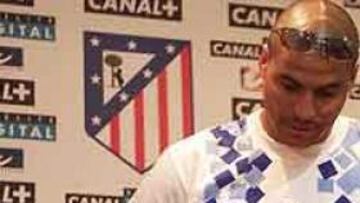 <b>HA VUELTO.</B> Muchos meses después, el argentino Juan Gómez ha vuelto a sentarse ante la prensa en la Ciudad Deportiva del Atlético.