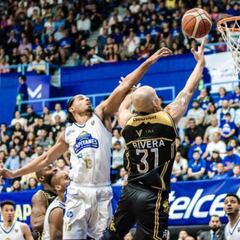 El recital triplero de Bejarano acerca a Fuerza Regia al título