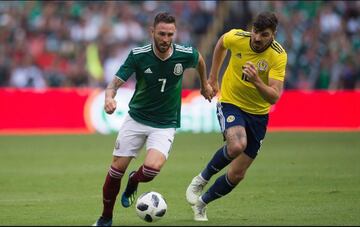 Luego de jugar contra Escocia como interior por derecha, Osorio parece ser que quedó convencido del accionar de Layún, por lo que hará otra prueba en el partido ante Dinamarca.