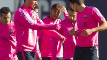 Busquets sigue entrenándose sin el alta a un día del Clásico