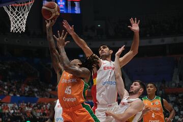 La selecci¨®n espa?ola de baloncesto vence en su debut en el Mundial ante Costa de Marfil.