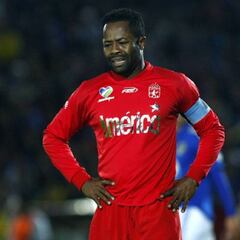 "Traen a cualquiera solo por formarse en River o Boca"