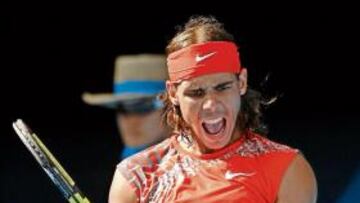 <b>ARDE AUSTRALIA. </b>El sol de Australia es una llama, y en ese incendio gana el más ardiente: Nadal.