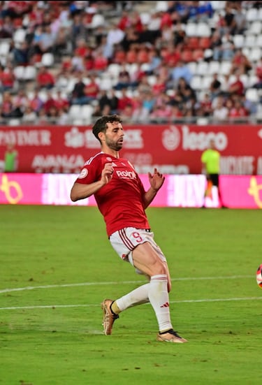 Rodri R¨ªos, el h¨¦roe de la salvaci¨®n, regresa al Ceuta
