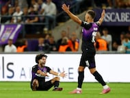 Soccer Football - UEFA Conference League - Play Off - First Leg - Anderlecht v AEK Athens - Lotto Park, Brussels, Belgium - August 21, 2025 Anderlecht's Cesar Huerta reacts REUTERS/Yves Herman
