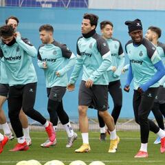 Las dos vías del Espanyol para reemplazar a Raúl de Tomás