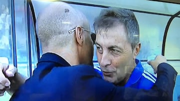 Afectuoso abrazo entre Figueroa y Kudelka.