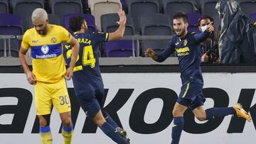 Villareal&#039;s Alex Baena (R) celebrates his goal during the UEFA Europa League group I football match between Maccabi Tel Aviv and Villarreal CF at the Bloomfield stadium in the Israeli city of Tel Aviv, on November 26, 2020. (Photo by JACK GUEZ / AFP)