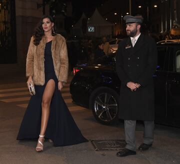 La albaceteña Sofía del Prado, Miss España Universo 2017 y Reina Hispanoamericana 2015, en su llegada anoche al hotel Palace donde se
celebraba la Gala de Premios As 2018.