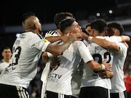 Futbol, Colo Colo vs Huachipato
Fecha 7, Liga de Primera 2026.
El jugador de Colo Colo Claudio Aquino, centro, celebra un gol contra Huachipato durante un partido de primera disputado en el estadio Monumental en Santiago, Chile.
16/03/2026.
Felipe Zanca/Photosport
Football, Colo Colo vs Huachipato
7tst turn, 2026 First division league.
Colo ColoÕs player Claudio Aquino, center, celebrates his gol against Huachipato during a first division match at the Monumental stadium in Santiago, Chile.
16/03/2026
Felipe Zanca/Photosport