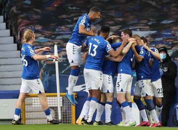 El mediocampista colombiano marcó el primer tanto del Everton en el partido por la fecha 30 de la Premier League ante el Crystal Palace. con este alcanzó los 100 goles a nivel de clubes en Europa.