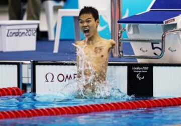 Zheng Tao, el nadador sin brazos: Las historias de superación dentro de los Juegos Paralímpicos son infinitas, el nadador chino Zheng Tao fue uno de eso deportistas protagonistas que ganó dos medallas, un oro y un bronce.