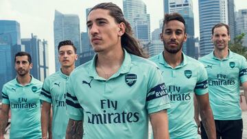 Bellerín: Arsenal full-back rejects "crazy" transfer rumours